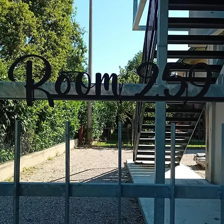 Room259 Гостевой дом Тревизо